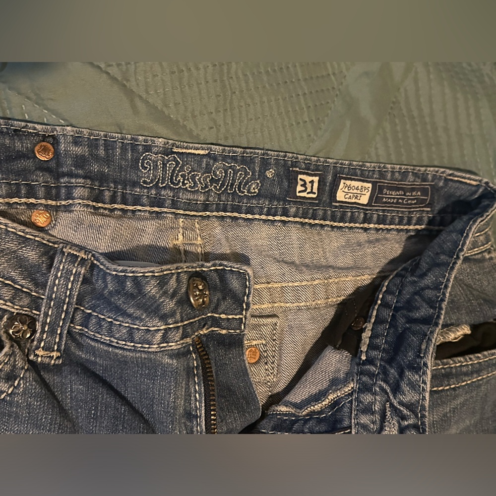 Miss Me Capri JE6048P5 Embellished Fleur De Lis Leather Pockets 31